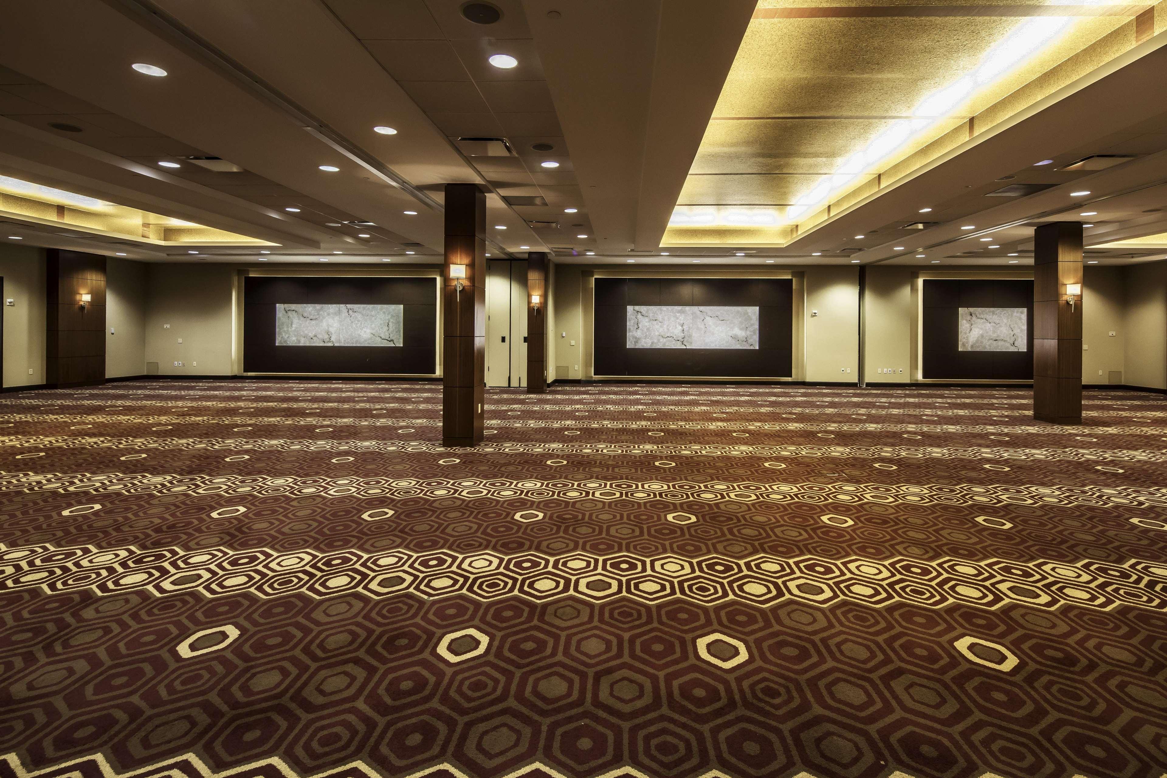 Doubletree By Hilton Hotel & Suites Pittsburgh Downtown Exterior photo
