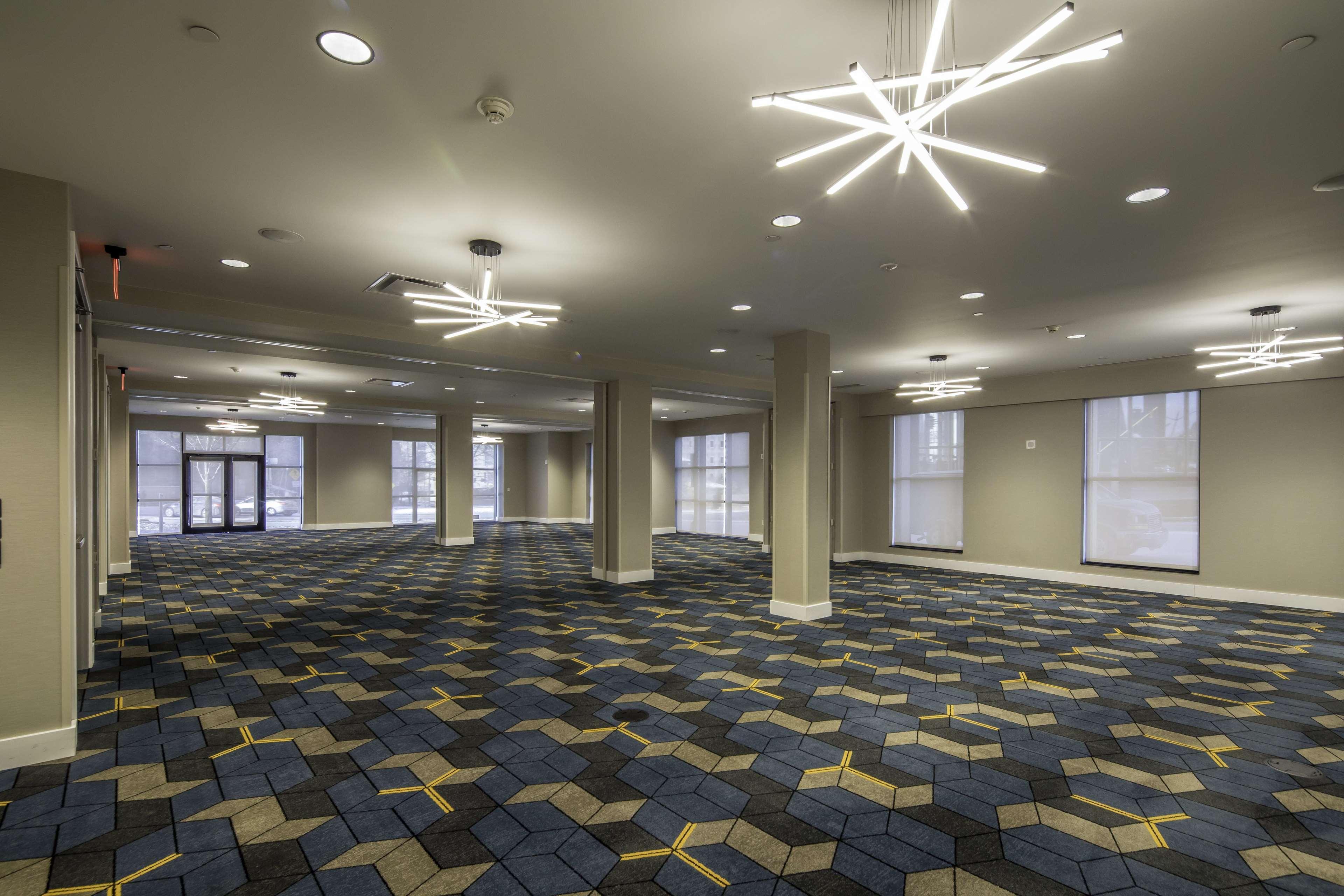 Doubletree By Hilton Hotel & Suites Pittsburgh Downtown Exterior photo