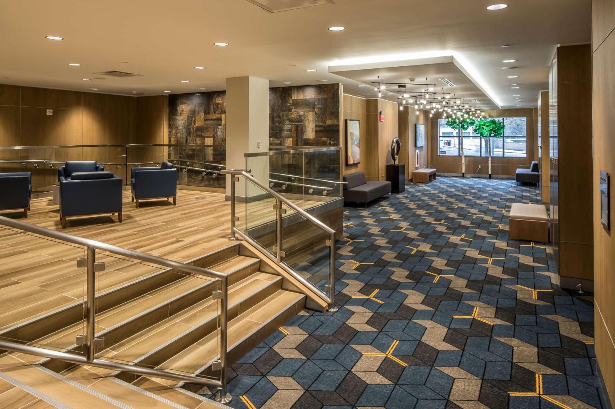 Doubletree By Hilton Hotel & Suites Pittsburgh Downtown Exterior photo