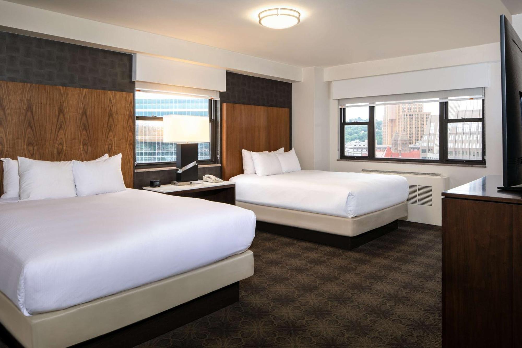 Doubletree By Hilton Hotel & Suites Pittsburgh Downtown Exterior photo